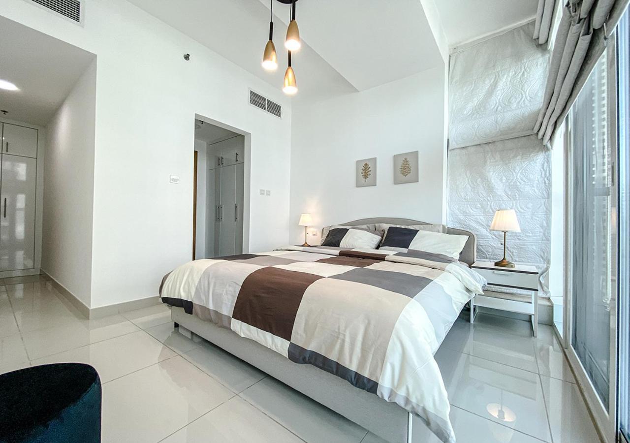 Walk To The Beach Or Enjoy The Amazing View From The Balcony Appartement Dubai Buitenkant foto