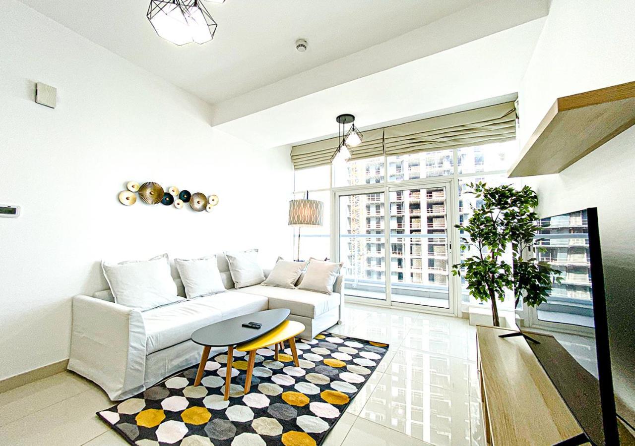 Walk To The Beach Or Enjoy The Amazing View From The Balcony Appartement Dubai Buitenkant foto